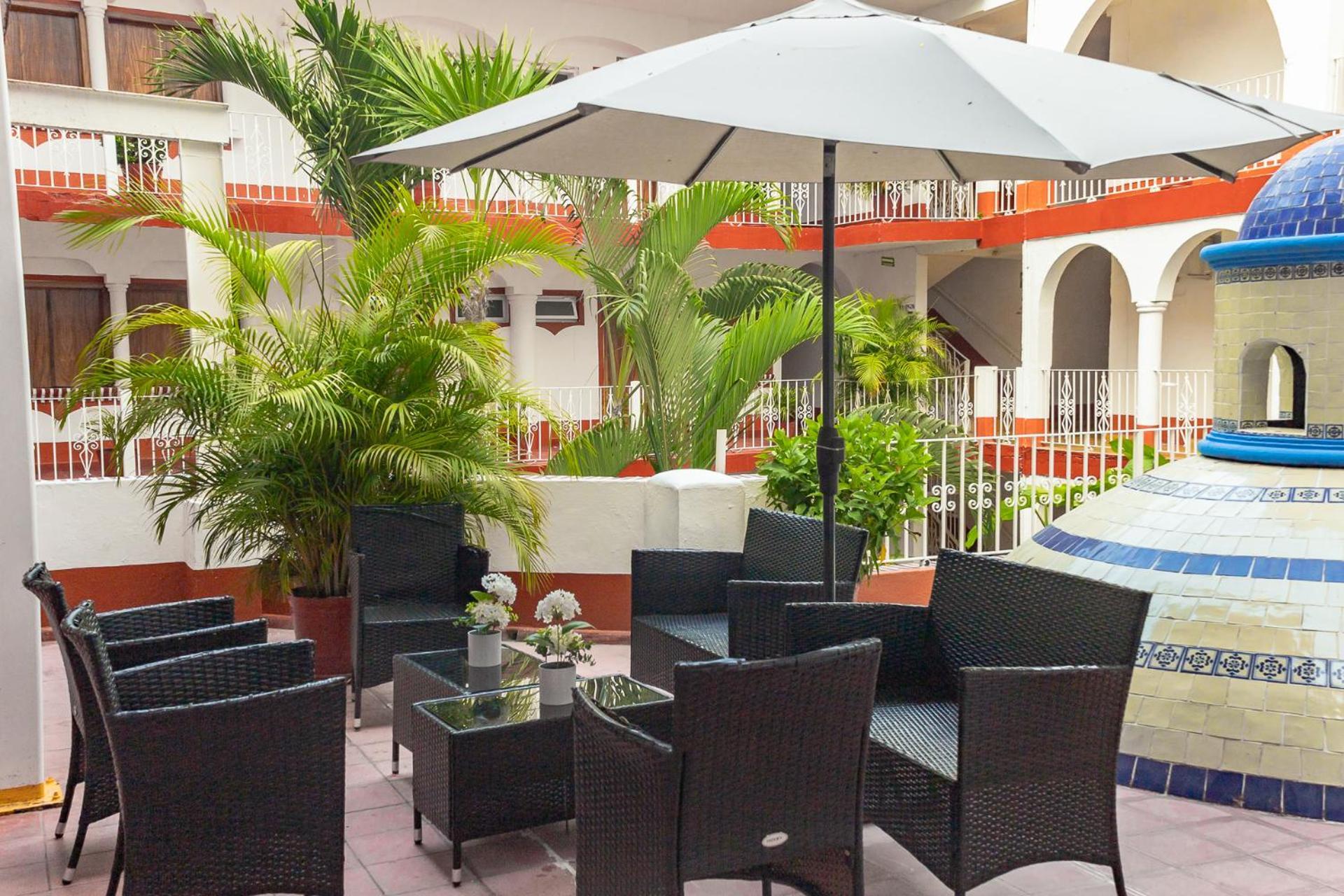 Hotel Encino Malecon Centro プエルトバラータ エクステリア 写真