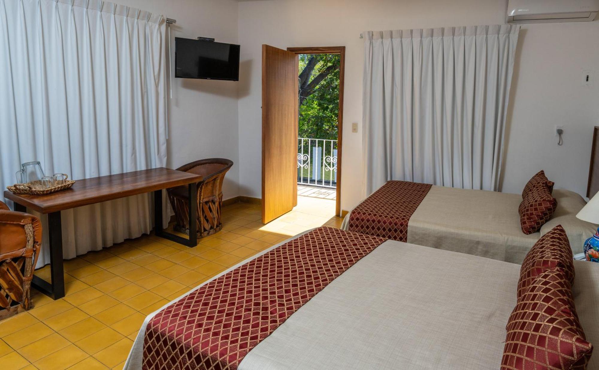 Hotel Encino Malecon Centro プエルトバラータ 部屋 写真