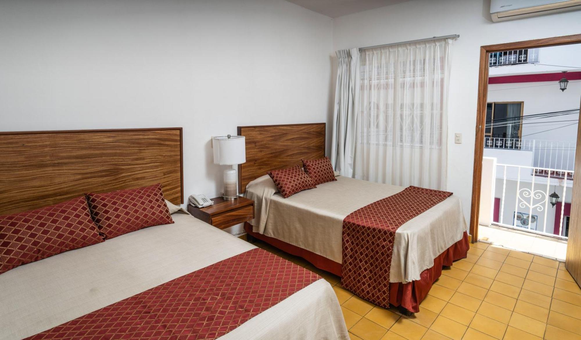 Hotel Encino Malecon Centro プエルトバラータ 部屋 写真