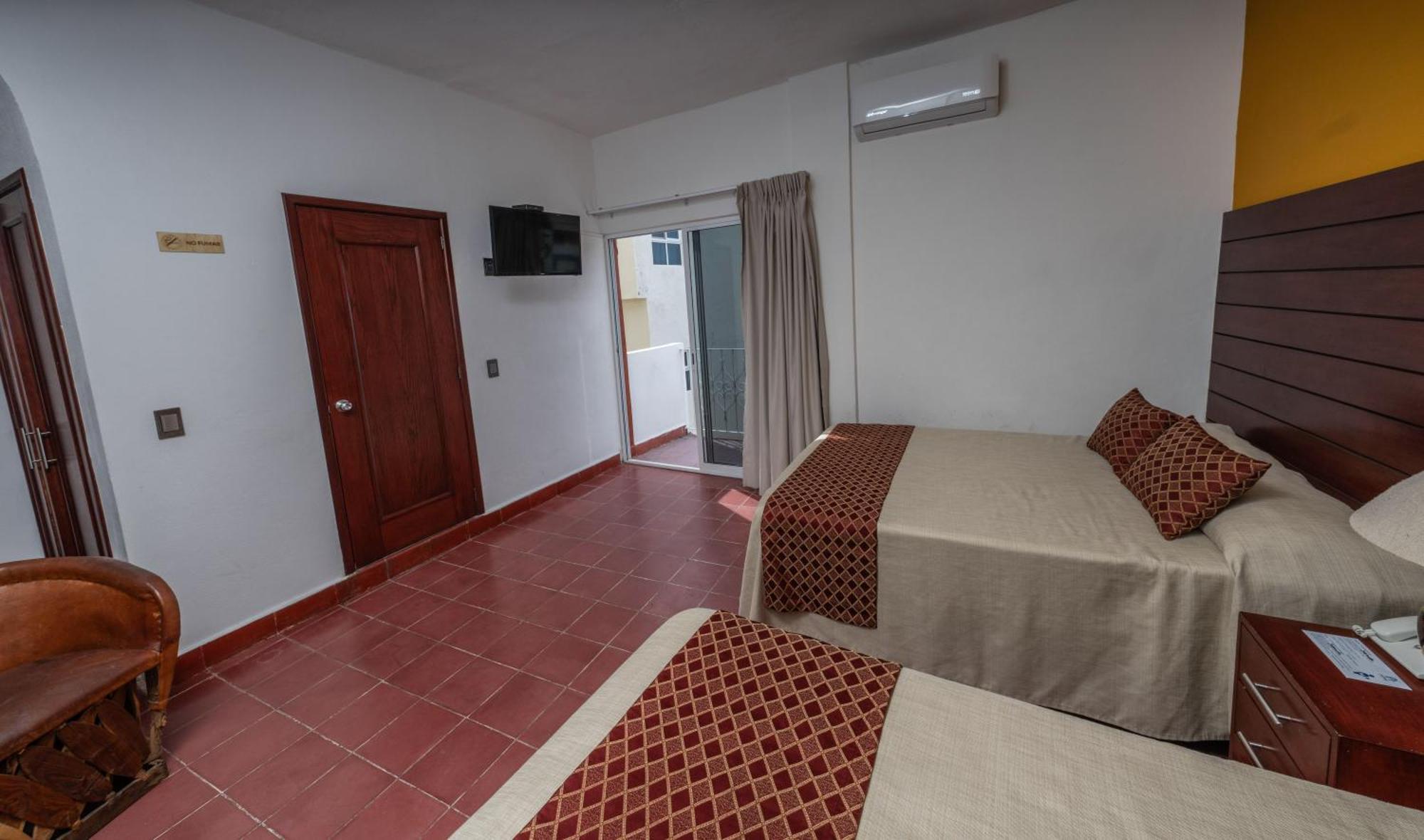 Hotel Encino Malecon Centro プエルトバラータ 部屋 写真