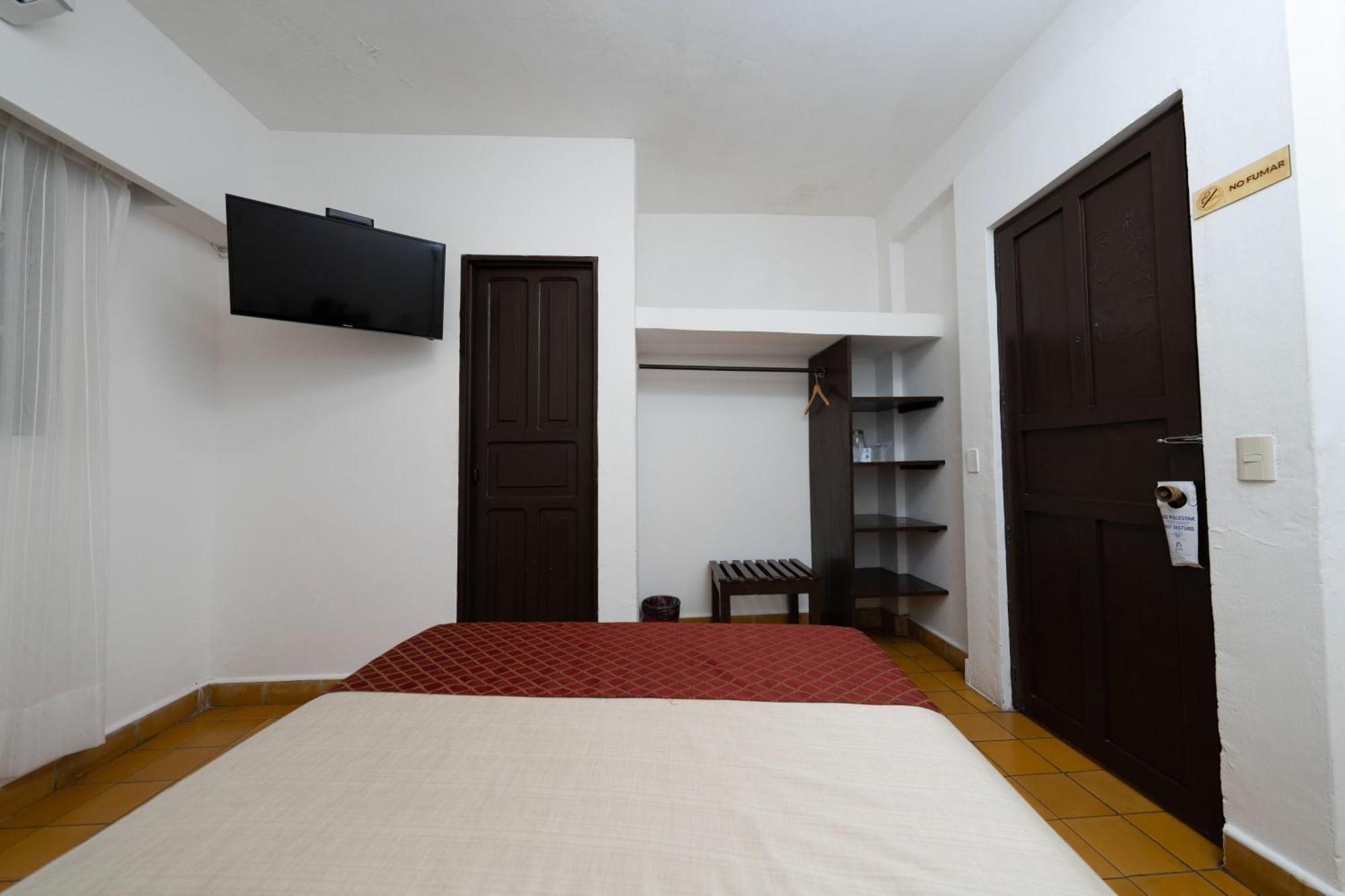 Hotel Encino Malecon Centro プエルトバラータ 部屋 写真