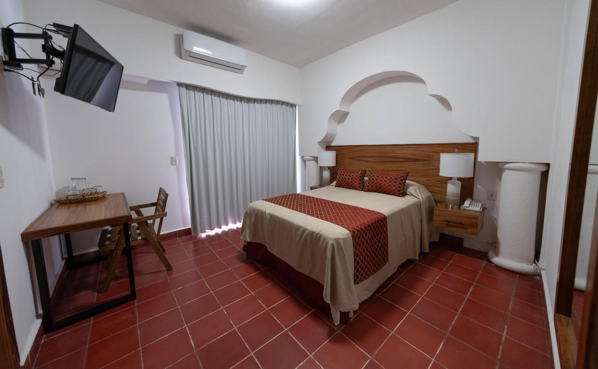 Hotel Encino Malecon Centro プエルトバラータ 部屋 写真