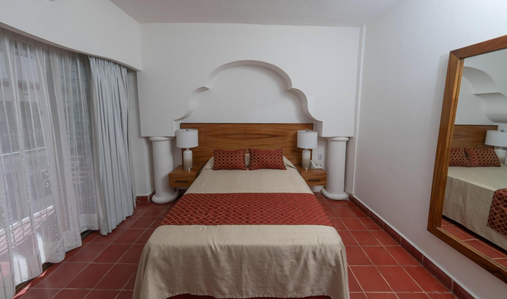 Hotel Encino Malecon Centro プエルトバラータ 部屋 写真