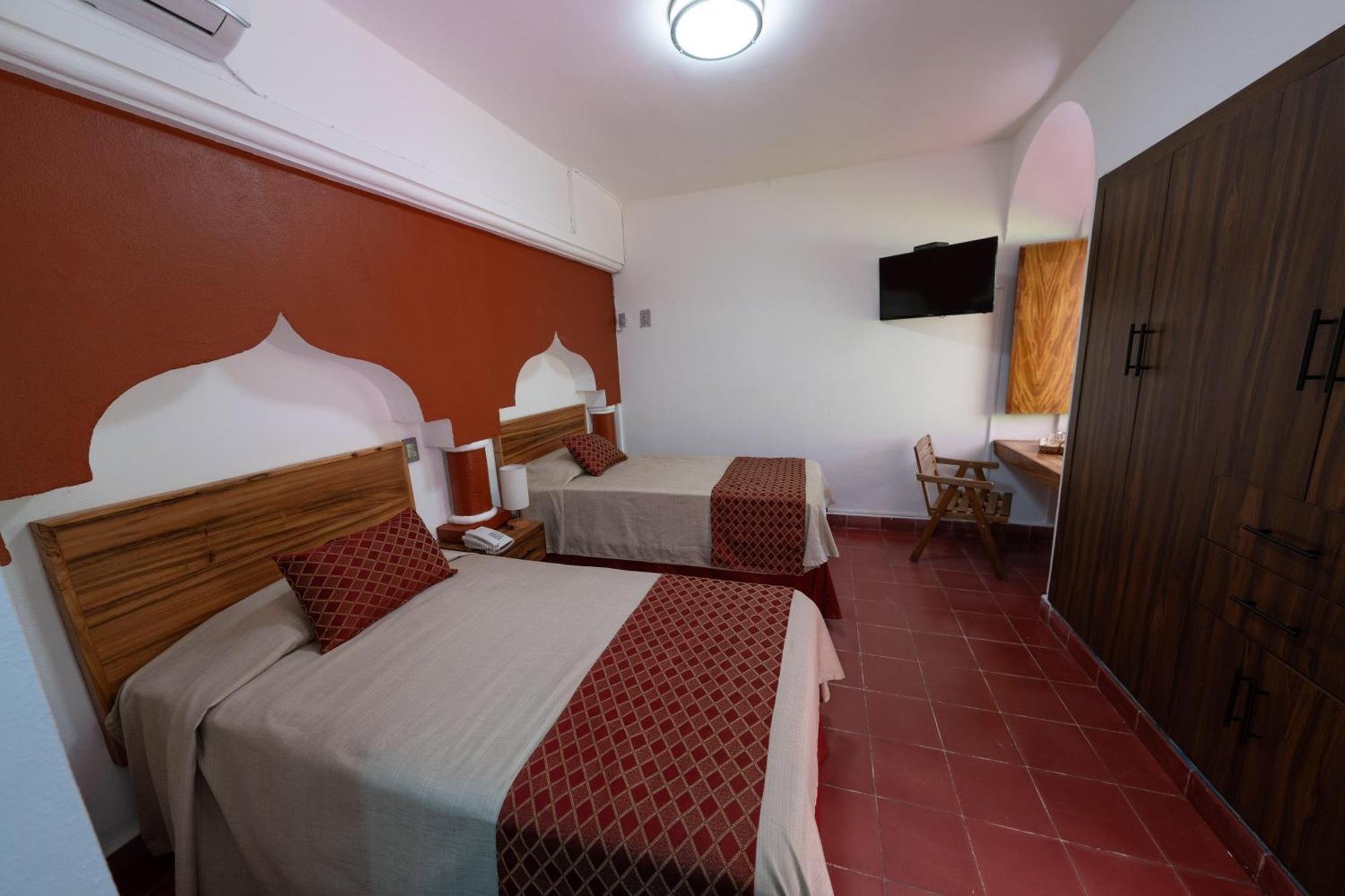 Hotel Encino Malecon Centro プエルトバラータ 部屋 写真