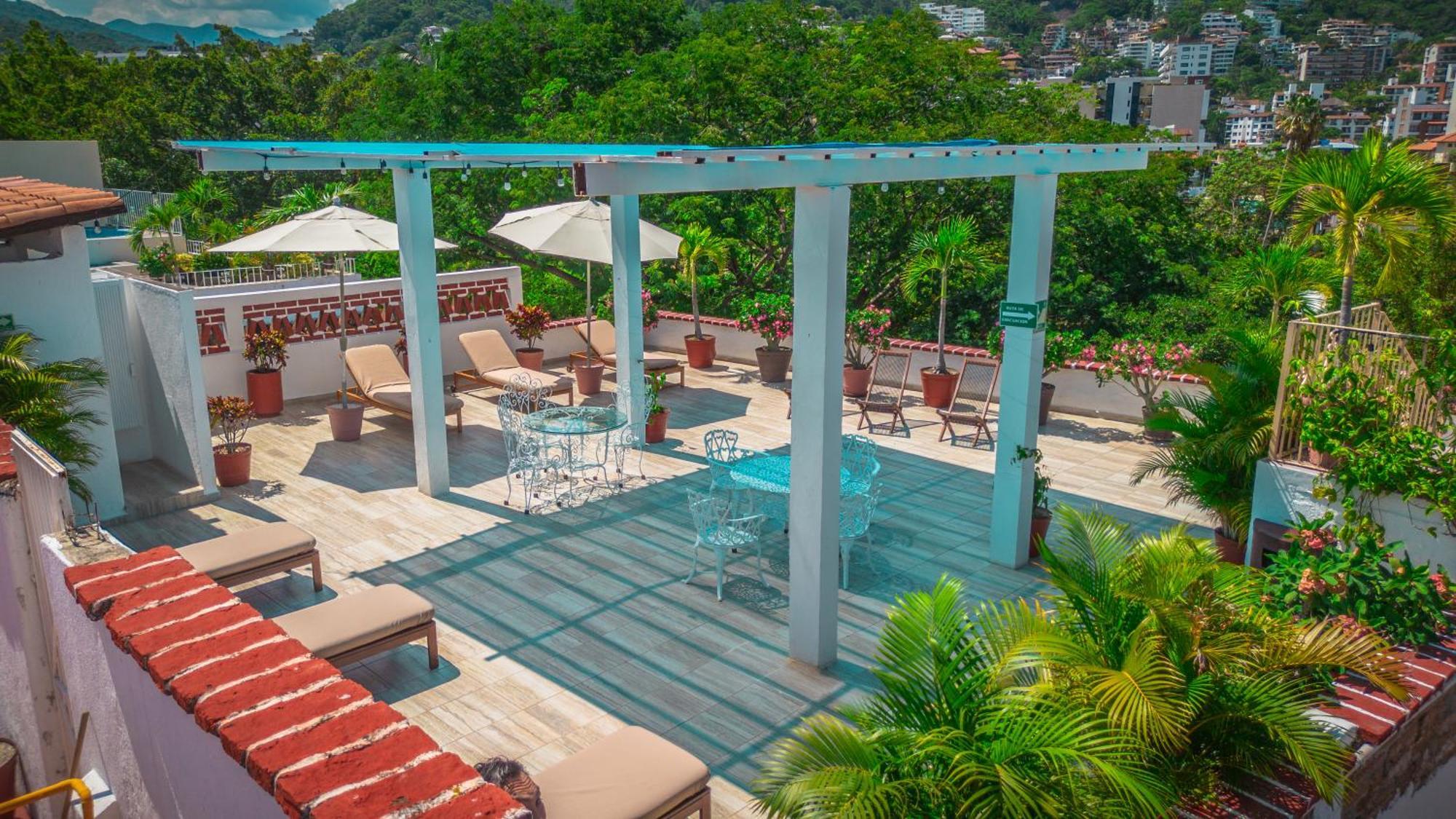Hotel Encino Malecon Centro プエルトバラータ エクステリア 写真