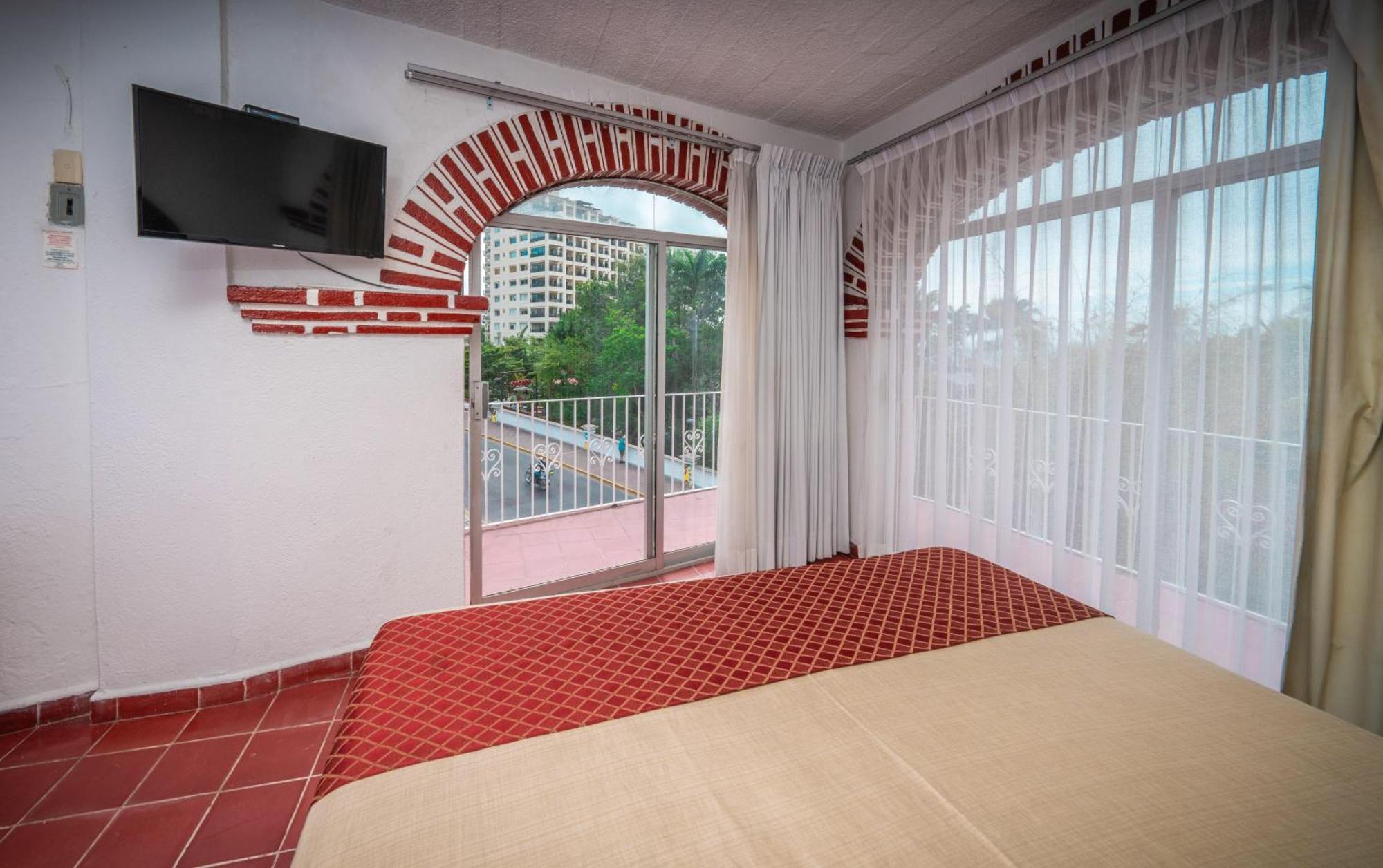 Hotel Encino Malecon Centro プエルトバラータ 部屋 写真