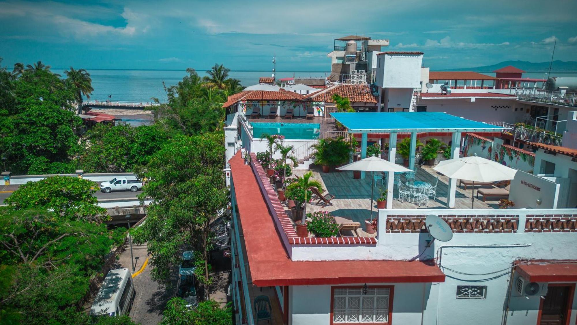 Hotel Encino Malecon Centro プエルトバラータ エクステリア 写真