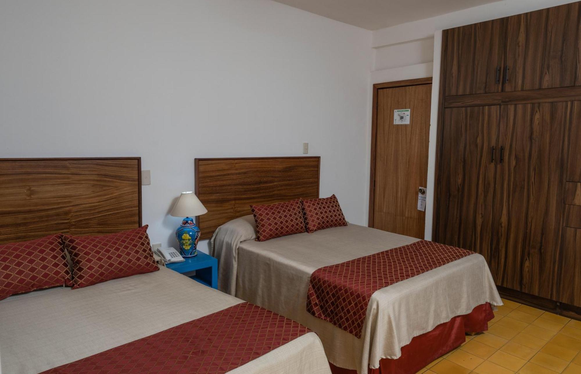Hotel Encino Malecon Centro プエルトバラータ 部屋 写真